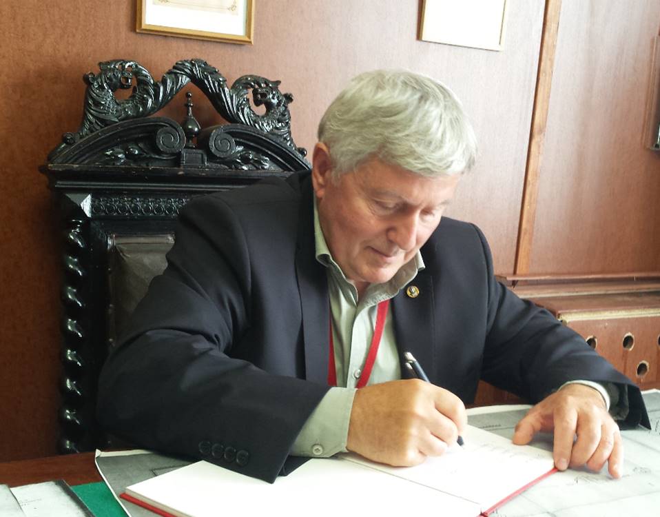 Руденко Олег Владимирович - заведующий кафедрой акустики